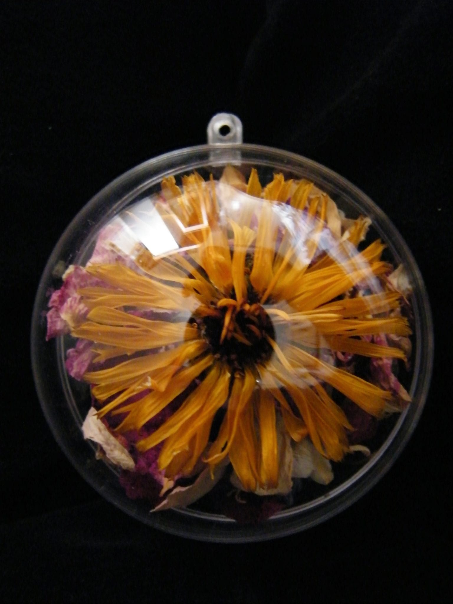 Dried flowers Christmas baubles | Dried Flower Craft