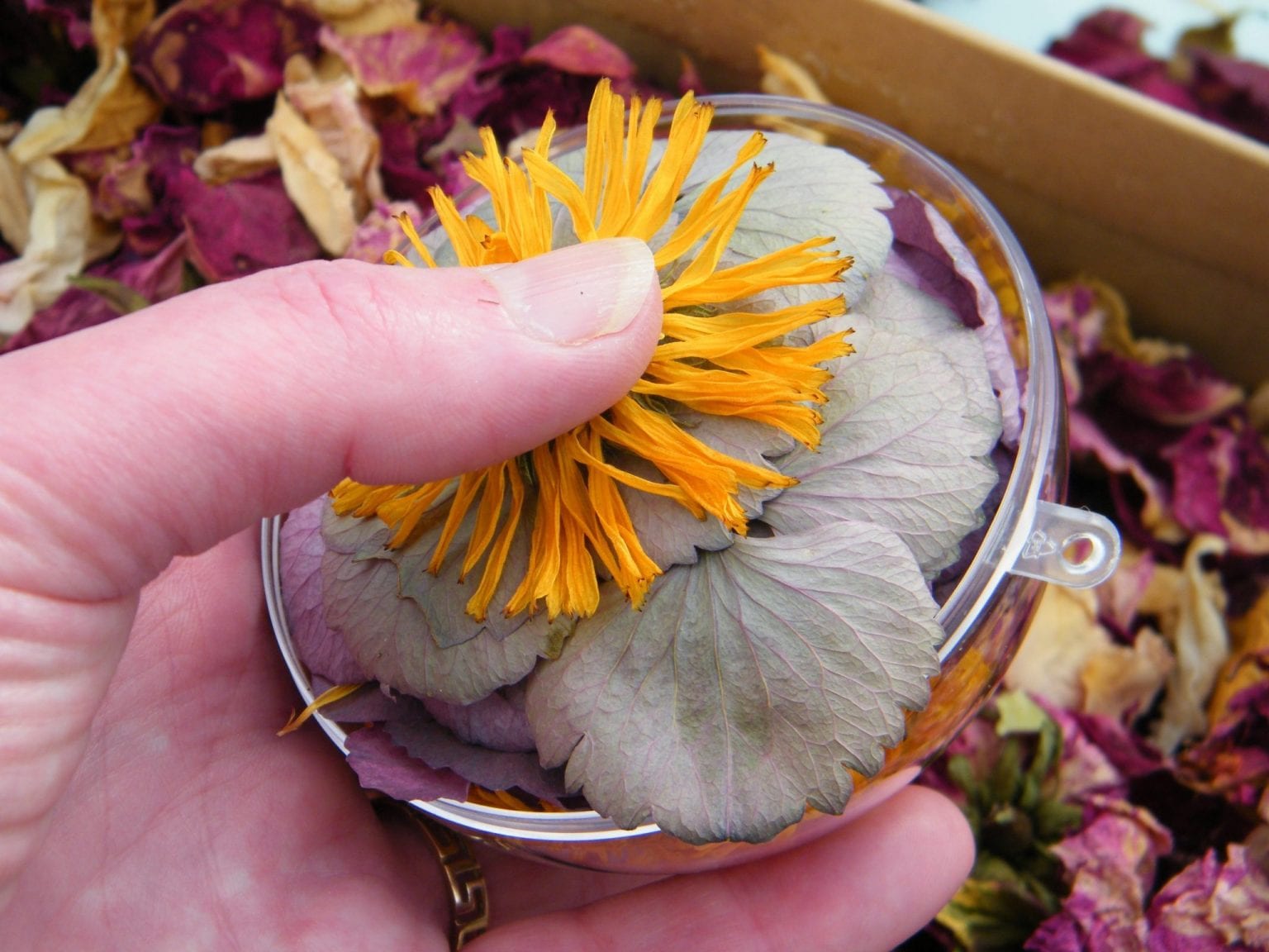 Dried flowers Christmas baubles Dried Flower Craft
